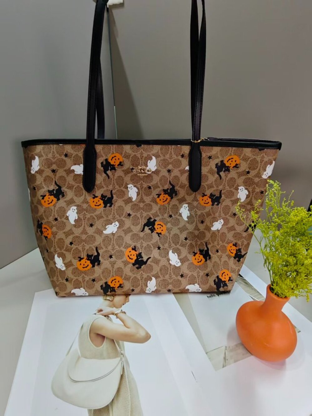 Coach City Tote Bag In Signature Canvas With Halloween pumpkin Print